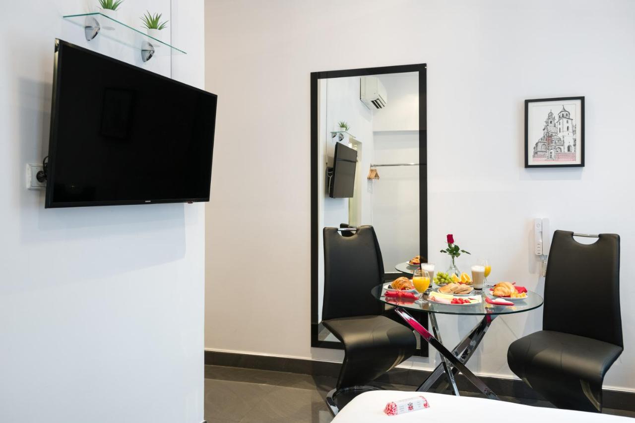 Komorowski Luxury Guest Rooms คราคูฟ ภายนอก รูปภาพ