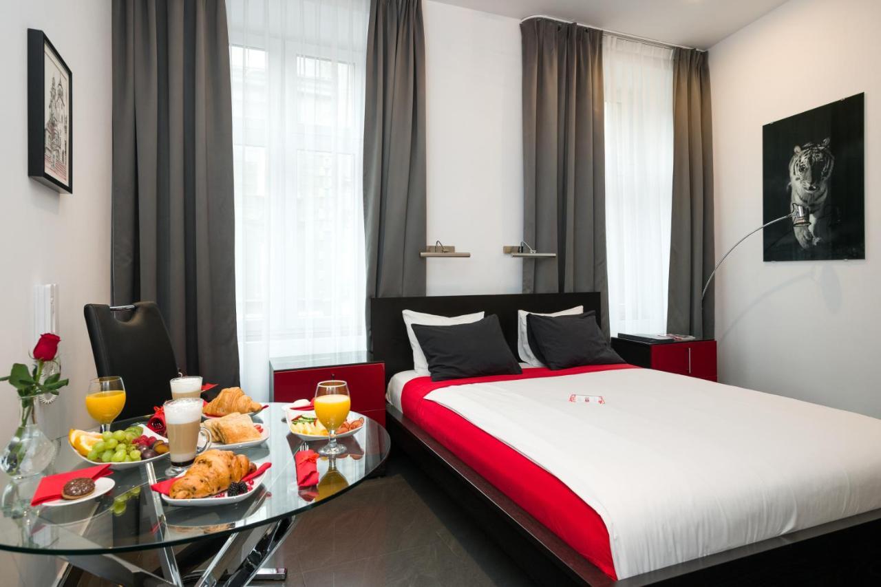 Komorowski Luxury Guest Rooms คราคูฟ ภายนอก รูปภาพ