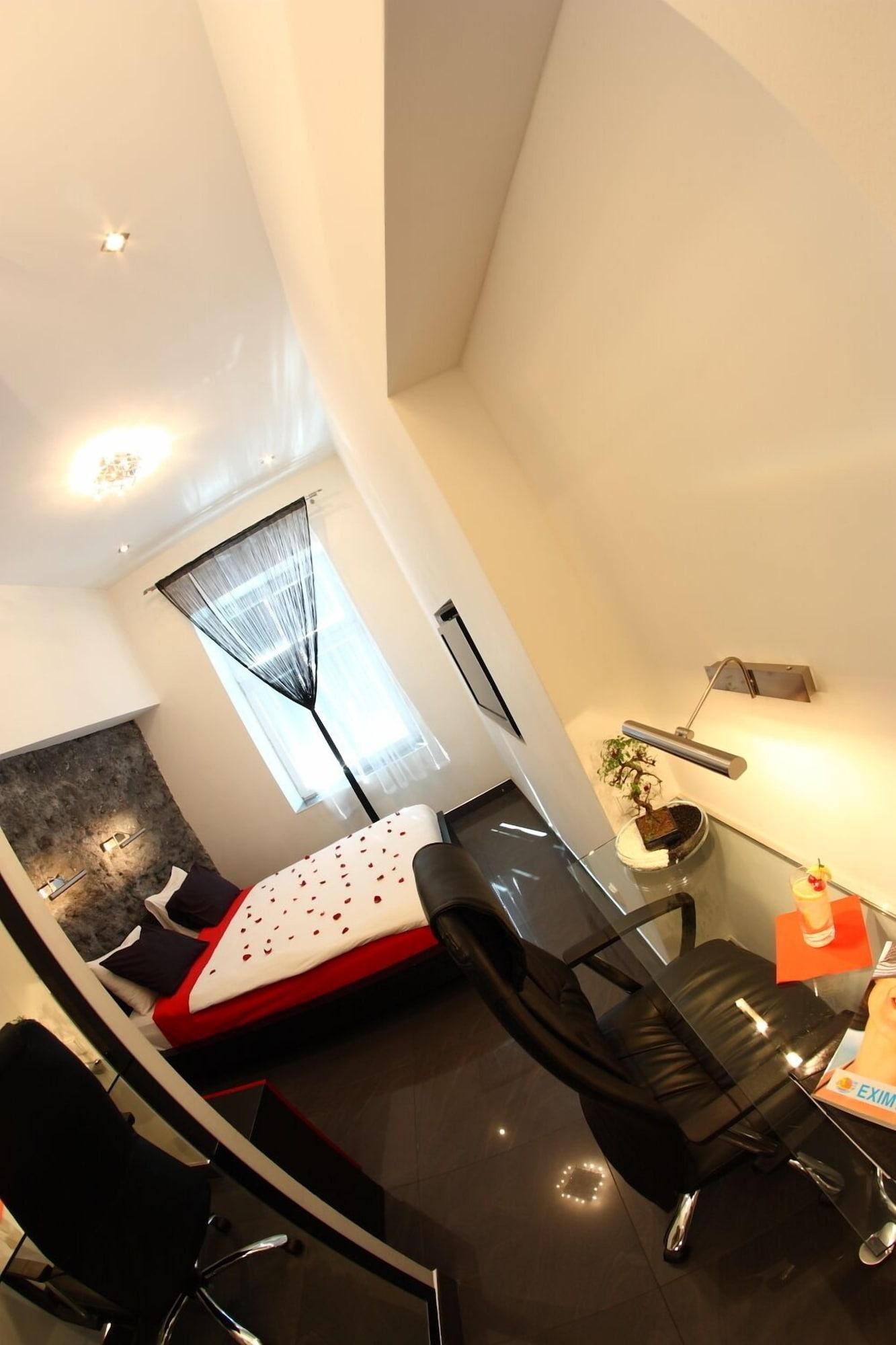 Komorowski Luxury Guest Rooms คราคูฟ ภายนอก รูปภาพ