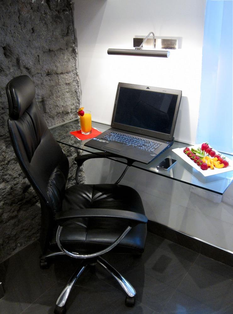 Komorowski Luxury Guest Rooms คราคูฟ ภายนอก รูปภาพ