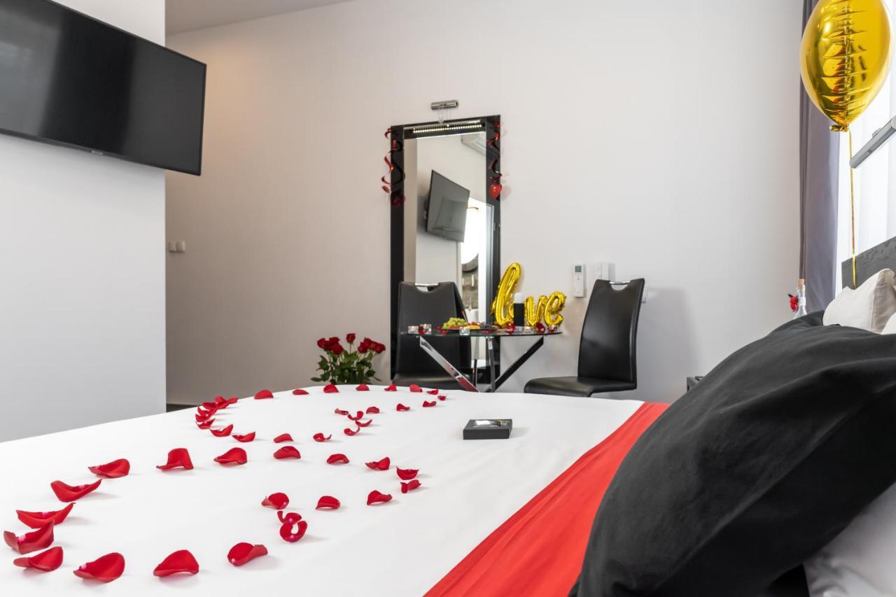 Komorowski Luxury Guest Rooms คราคูฟ ภายนอก รูปภาพ