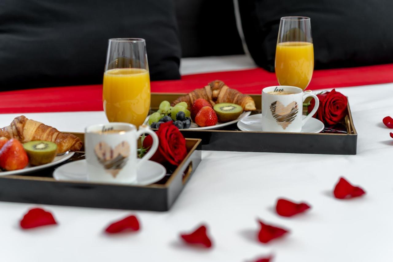 Komorowski Luxury Guest Rooms คราคูฟ ภายนอก รูปภาพ