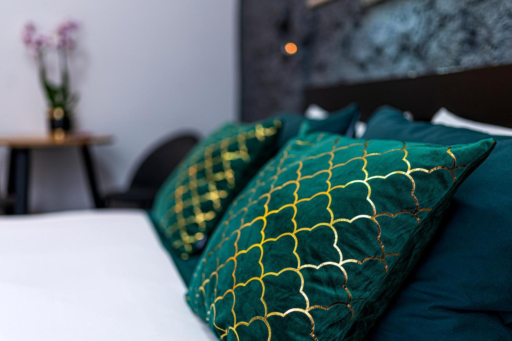 Komorowski Luxury Guest Rooms คราคูฟ ภายนอก รูปภาพ