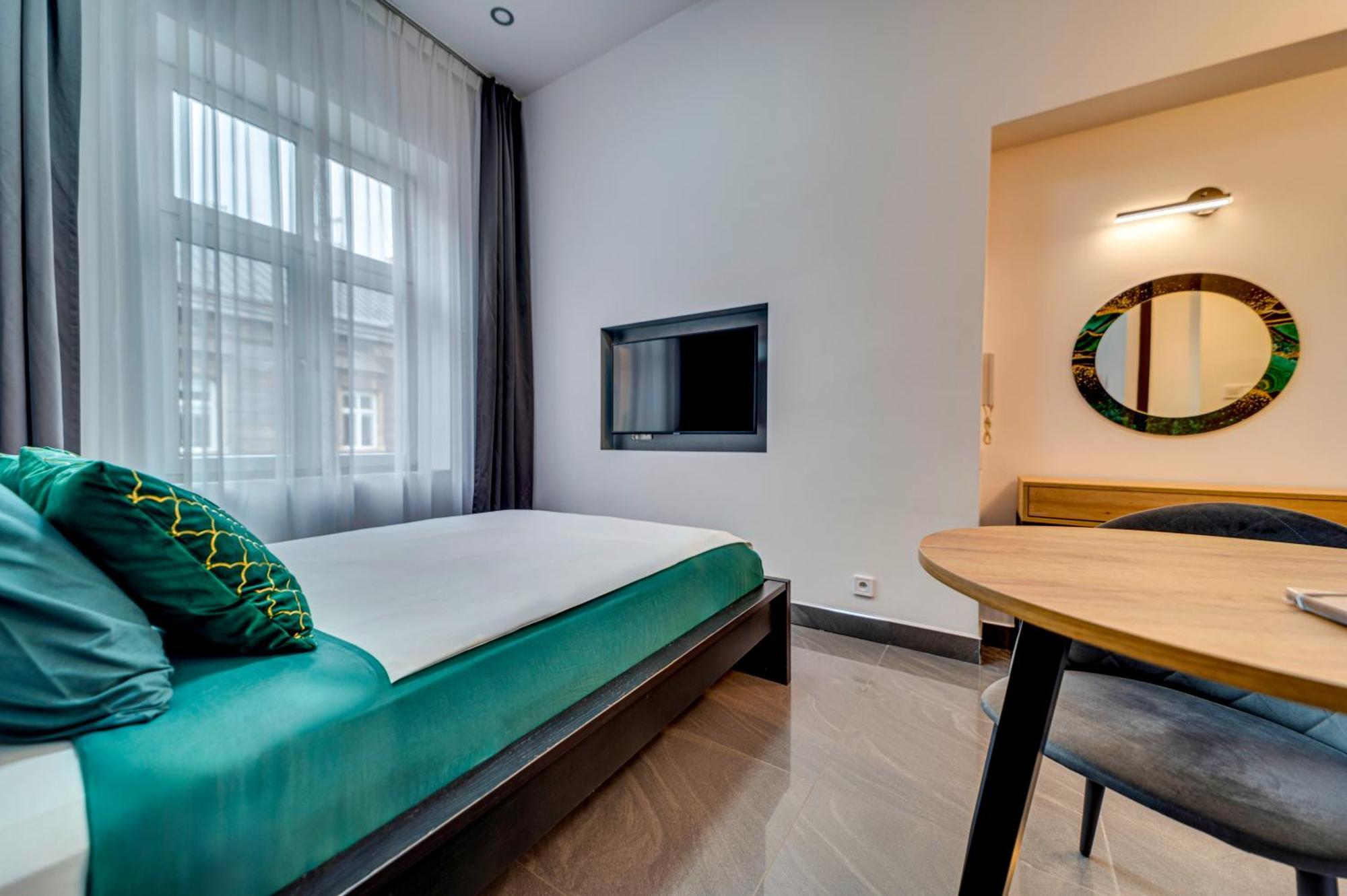 Komorowski Luxury Guest Rooms คราคูฟ ภายนอก รูปภาพ
