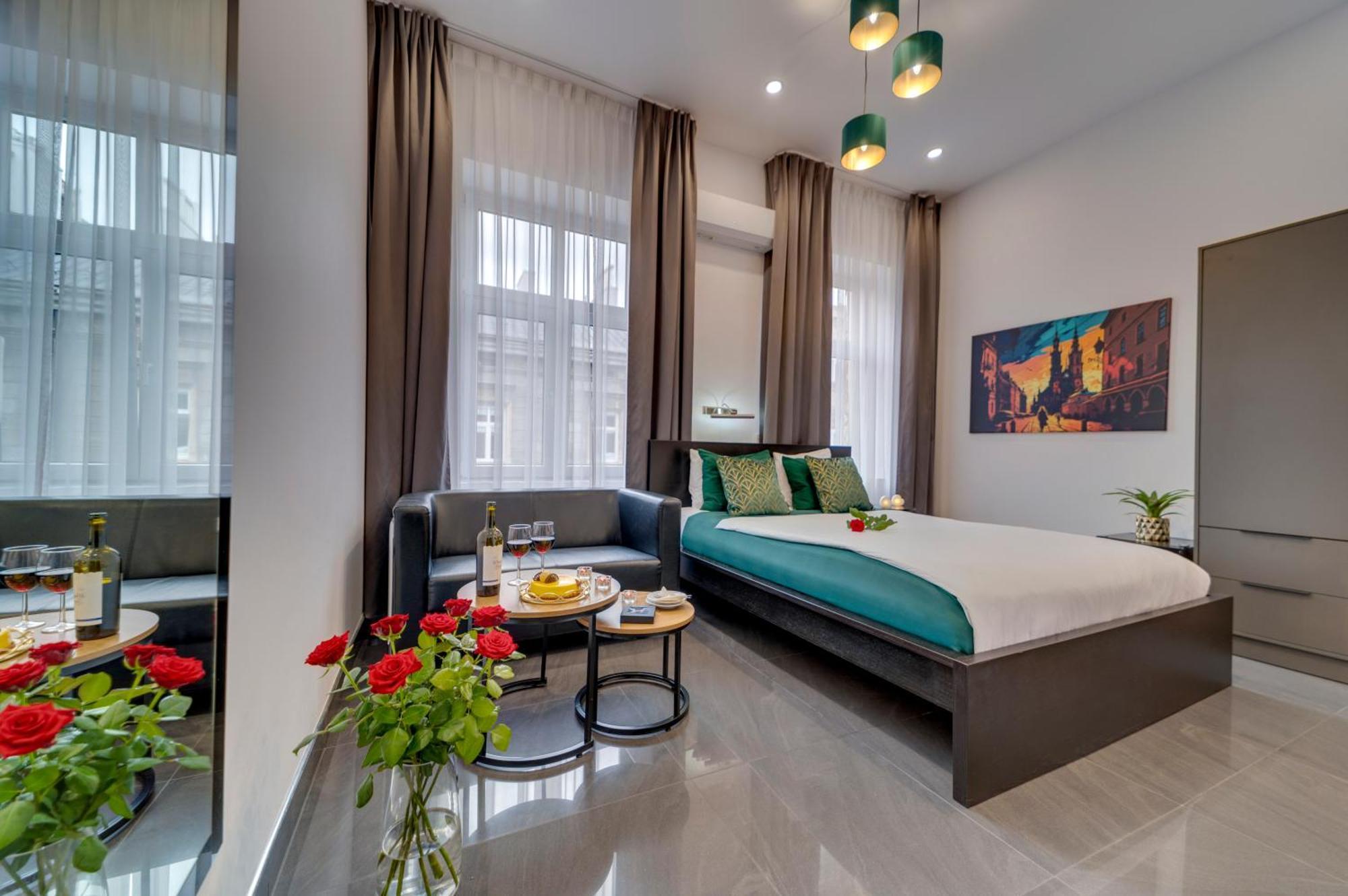Komorowski Luxury Guest Rooms คราคูฟ ภายนอก รูปภาพ
