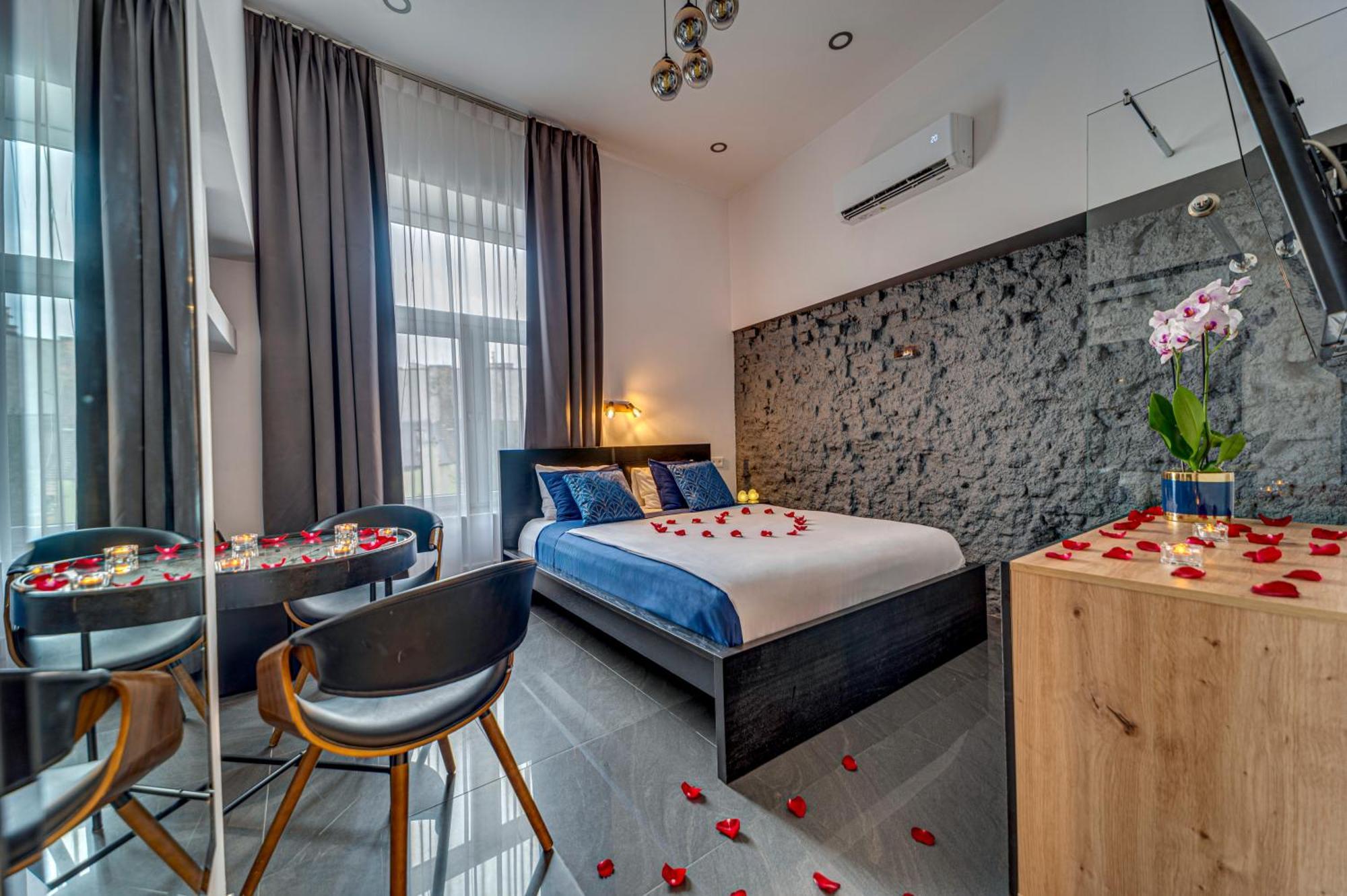 Komorowski Luxury Guest Rooms คราคูฟ ภายนอก รูปภาพ